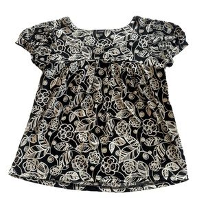 Rafaella Ladies Short-Sleeved Shirt. Black & White Floral, size L